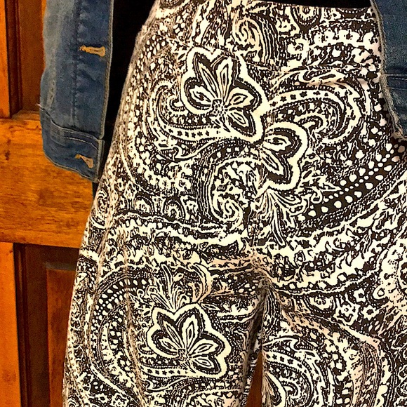 iJeans by Buffalo Crop Print Jeans - Picture 2 of 4